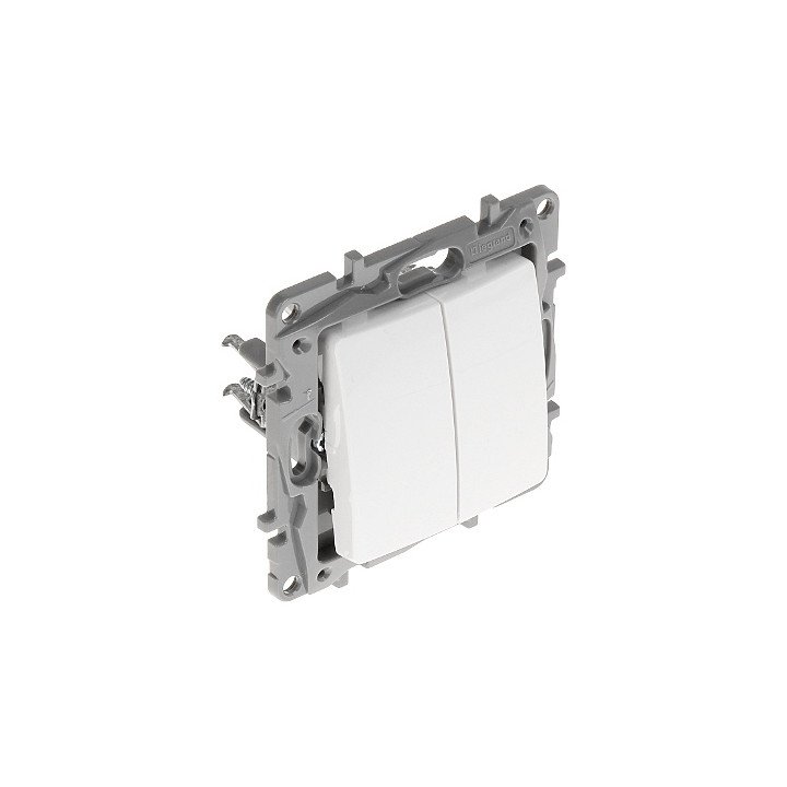 LEGRAND LE-764502 Управляемый 2-портовый Gigabit коммутатор