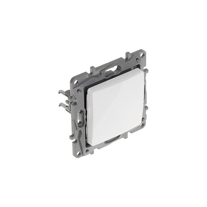 LEGRAND LE-764500 Niloe 5-портовый Gigabit управляемый коммутатор