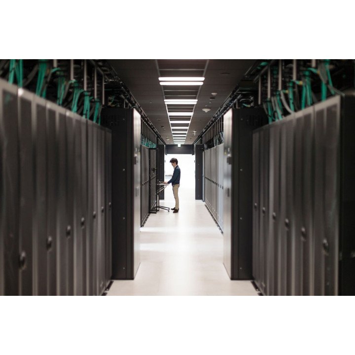 HPE Aruba CX 6200F 12G PoE 139W управляемый коммутатор R8Q72A