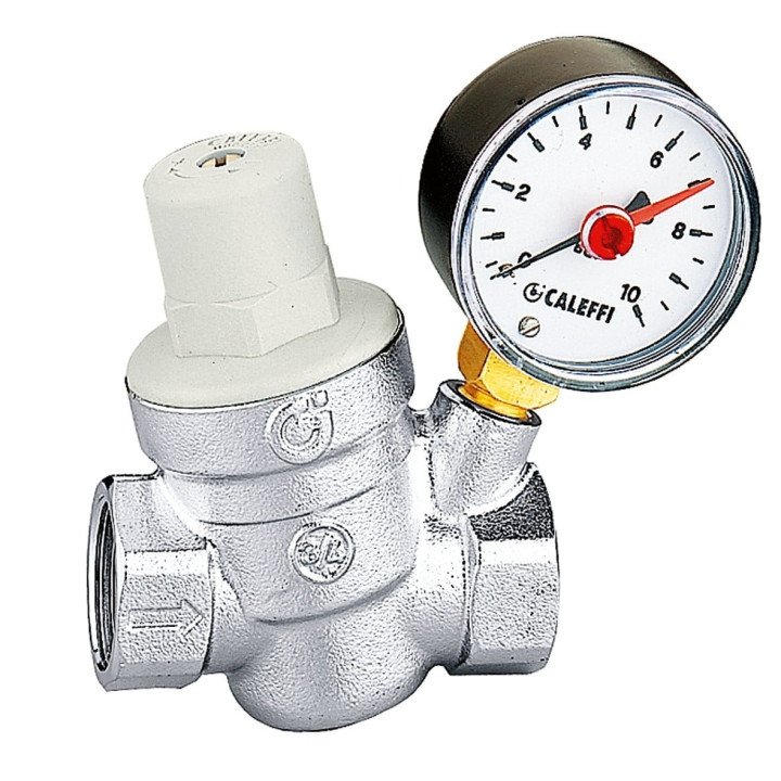Caleffi 533241 Регулятор давления угловой 1/2" манометр