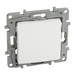 Legrand Niloe переключатель 1-местный 10A белый
