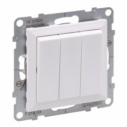 Legrand SUNO выключатель 3-клавишный 10A белый