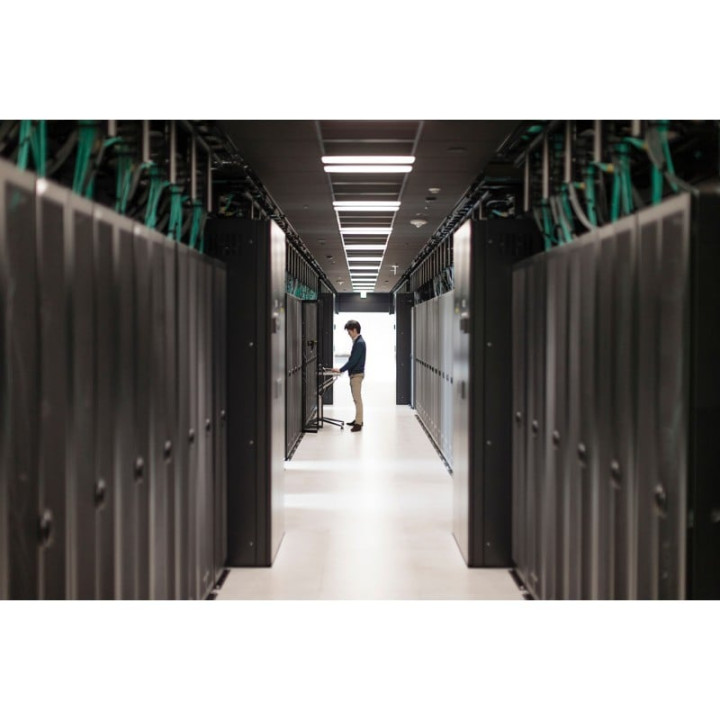HPE Aruba Networking AP-ANT-MNT-U Universāls AZ/EL regulējams antenas stiprinājuma komplekts stabam/sienai